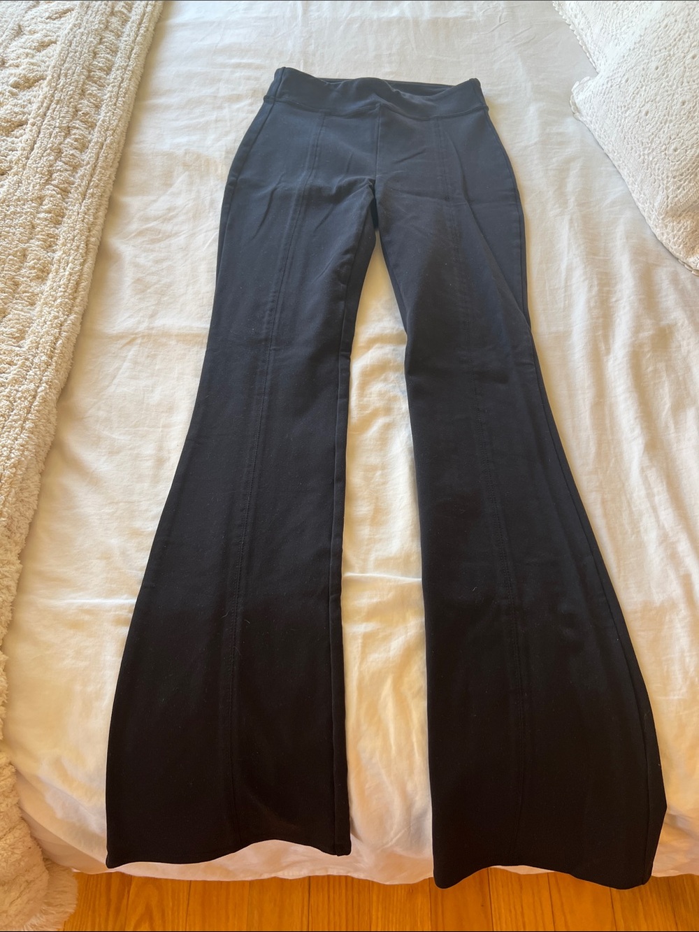 Alo Yoga Split Hem Bootcut
